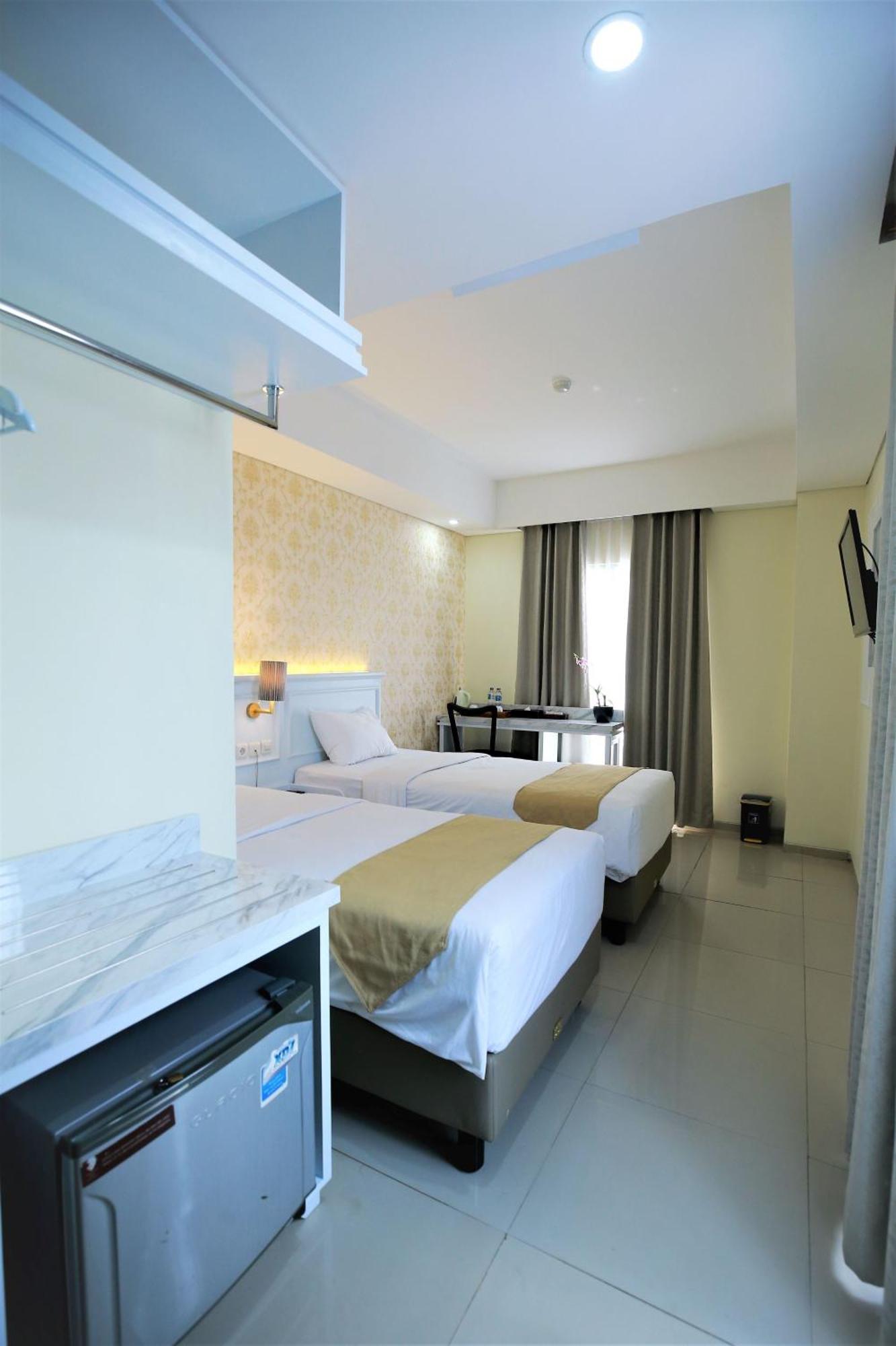 The Cube Hotel Malioboro, Azana Hotels Collection Джок'якарта Екстер'єр фото