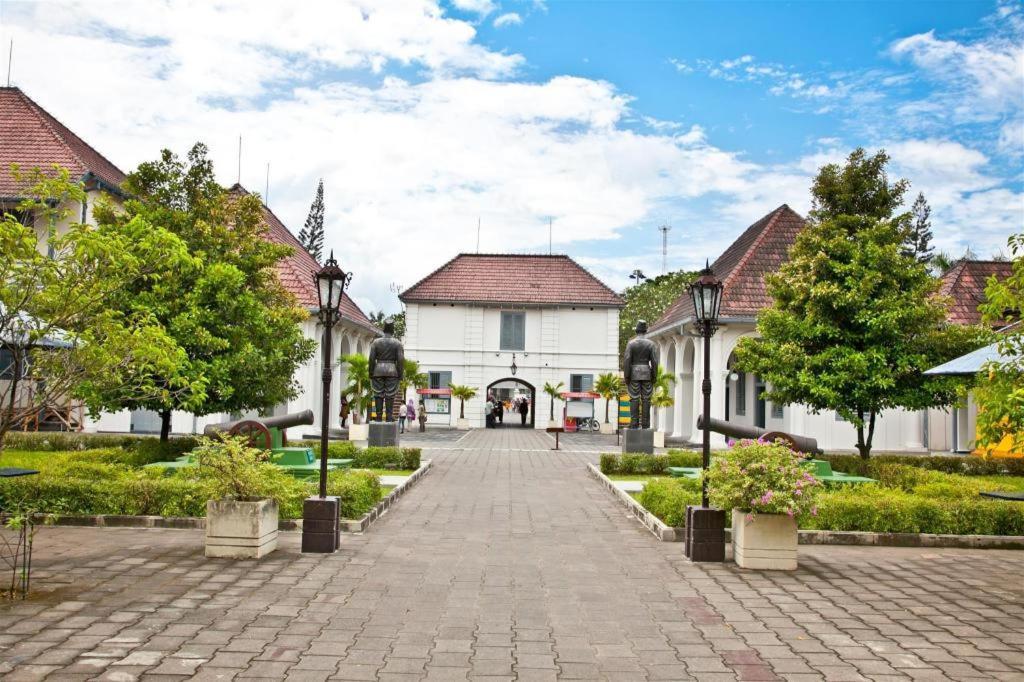 The Cube Hotel Malioboro, Azana Hotels Collection Джок'якарта Екстер'єр фото