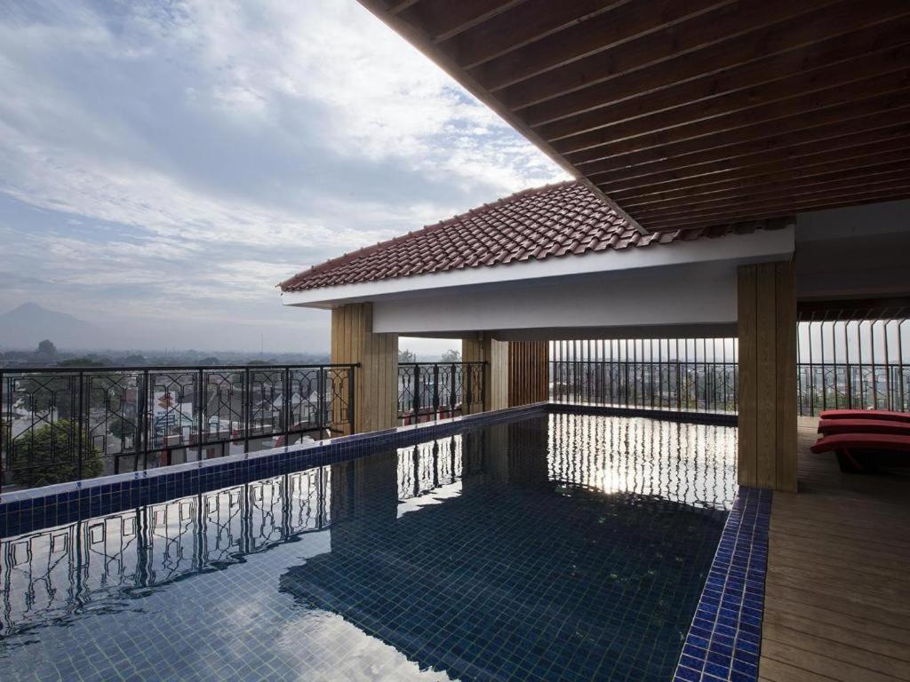 The Cube Hotel Malioboro, Azana Hotels Collection Джок'якарта Екстер'єр фото